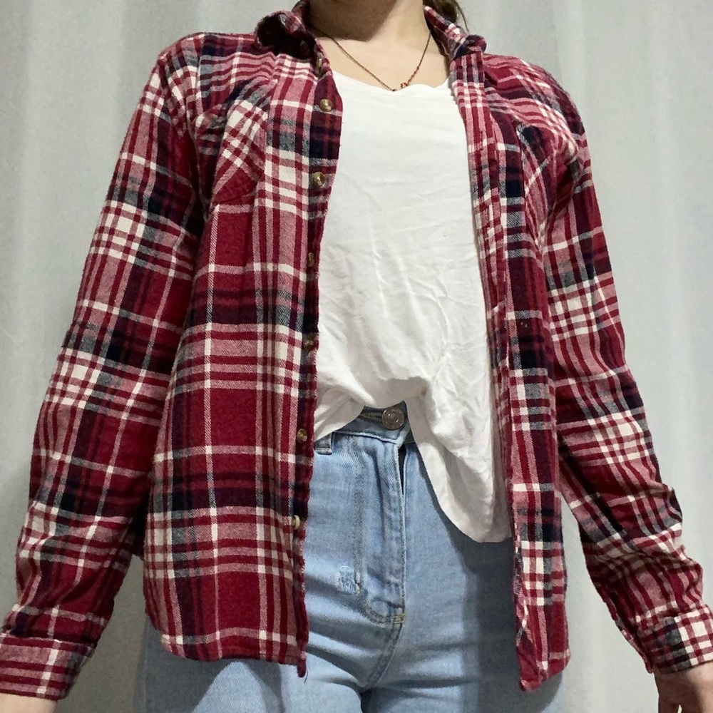 Flannel size large but fits as small/ med